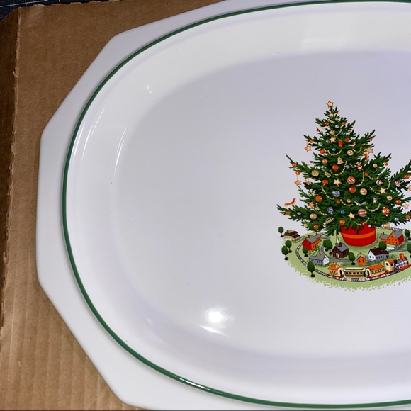 Pfaltzgraff Christmas Heritage 14” Platter NEW beautiful USA. - Picture 6 of 9